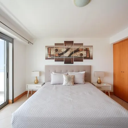 Outstanding Penthouse With Amazing Sea Views