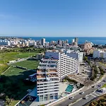 Outstanding Penthouse With Amazing Sea Views *