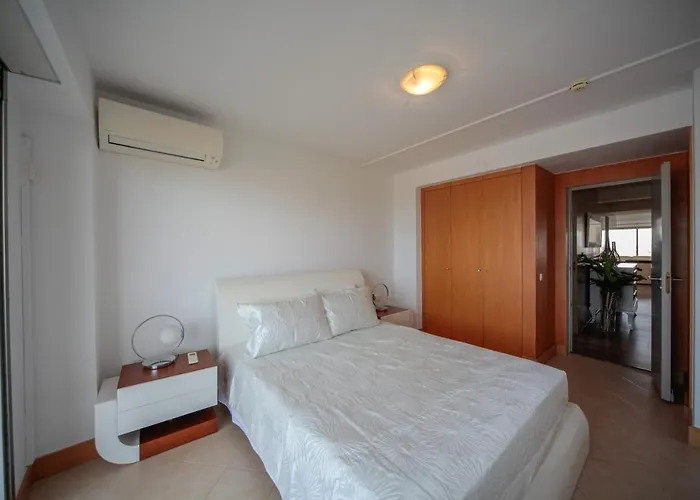 Апартаменты Outstanding Penthouse With Amazing Sea Views *