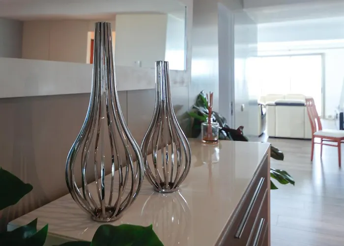 Outstanding Penthouse With Amazing Sea Views *