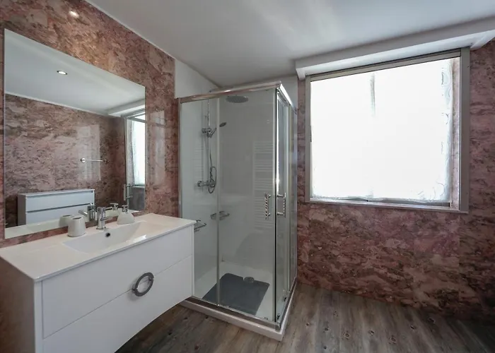 Outstanding Penthouse With Amazing Sea Views Апартаменты Портиман