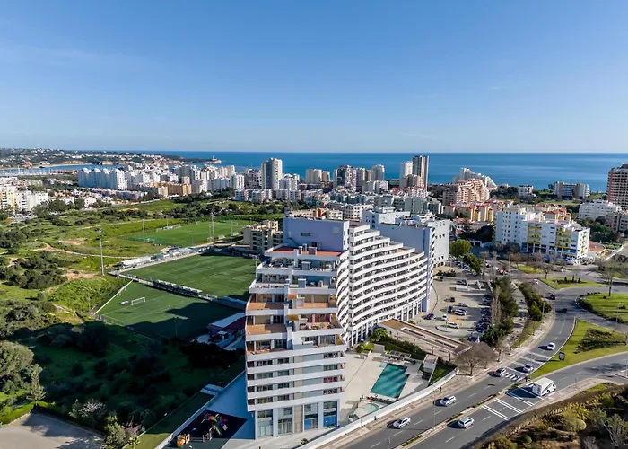 Outstanding Penthouse With Amazing Sea Views *