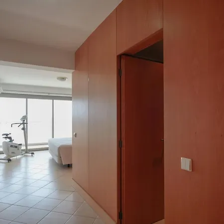 Апартаменты Outstanding Penthouse With Amazing Sea Views Портиман