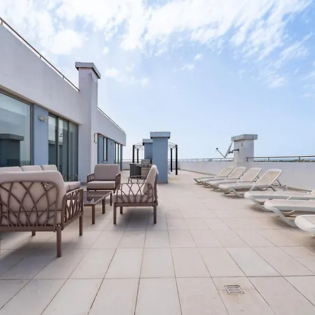 Outstanding Penthouse With Amazing Sea Views Апартаменты *
