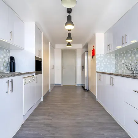 Outstanding Penthouse With Amazing Sea Views Апартаменты Портиман