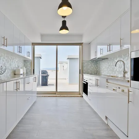 Outstanding Penthouse With Amazing Sea Views * Портиман